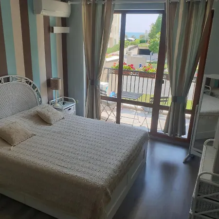 Lilly Apartment